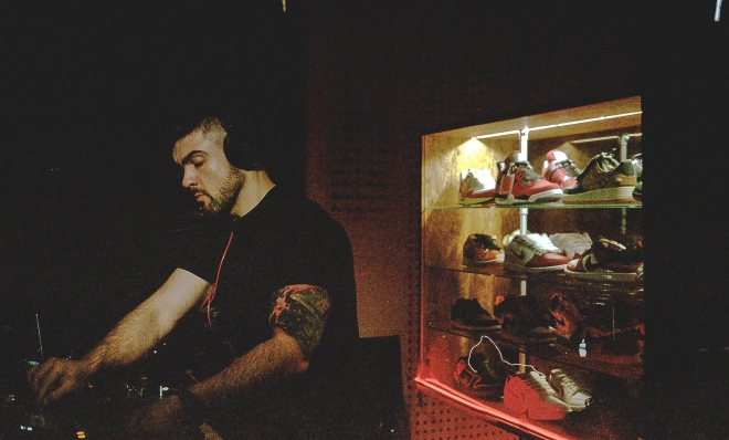 18 safensound, sneakerarber